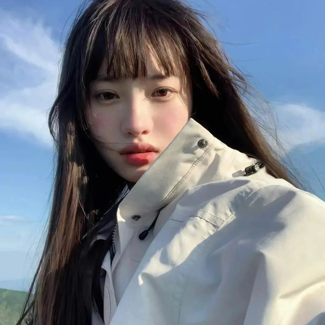 粉红转角上的男人